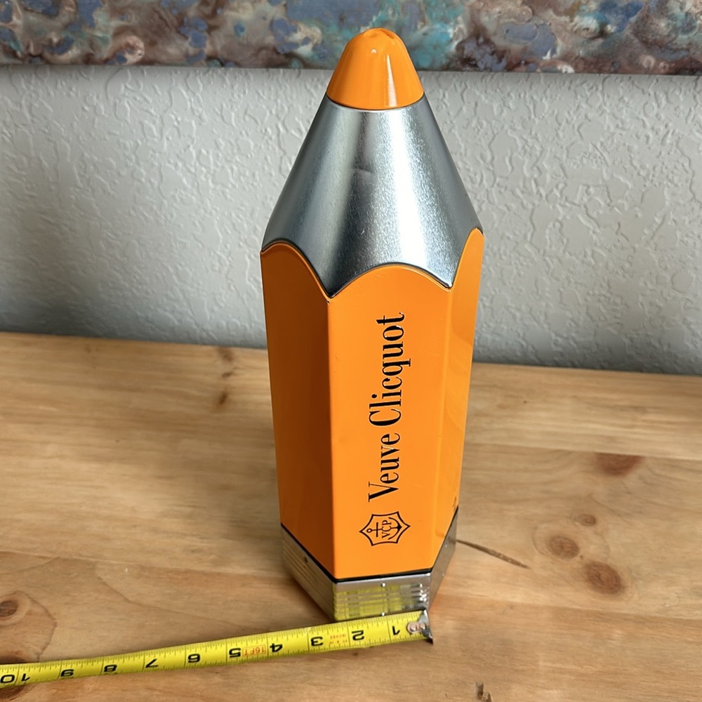Venice Clicquot yellow pencils champagne bottle holder with screw off bottom - Picture 7 of 12